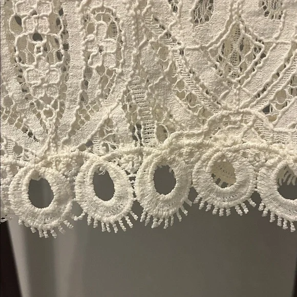 Rain Lace Blouse in Ivory Size M - Picture 6 of 7